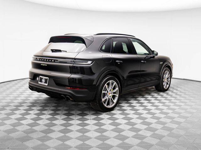 2025 Porsche Cayenne E-Hybrid Base