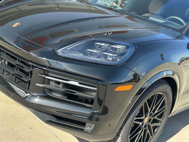 2025 Porsche Cayenne E-Hybrid Base