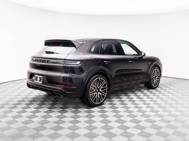 2025 Porsche Cayenne Turbo E-Hybrid