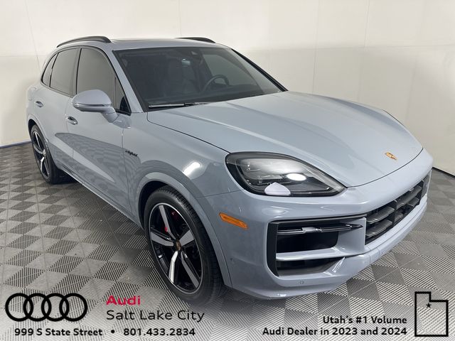 2025 Porsche Cayenne E-Hybrid S