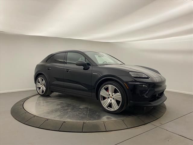 2025 Porsche Macan Electric 4S
