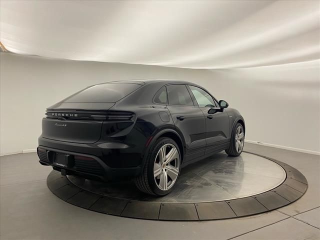 2025 Porsche Macan Electric 4S