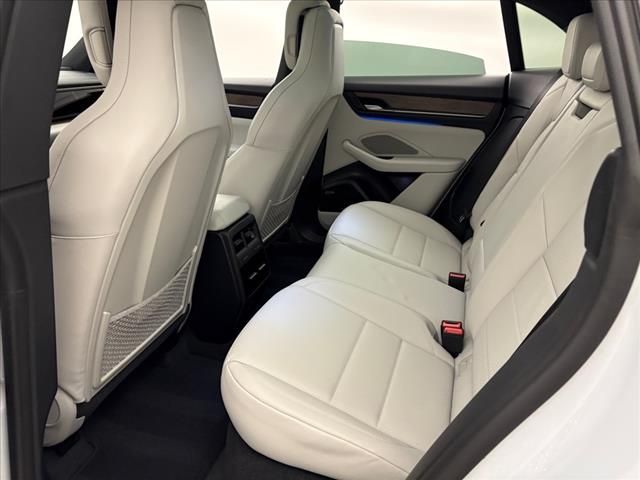 2025 Porsche Macan Electric 4