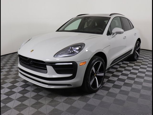 2025 Porsche Macan Base