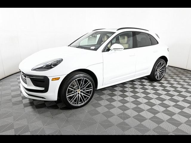 2025 Porsche Macan Base