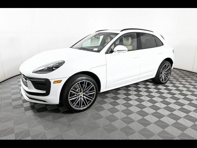 2025 Porsche Macan Base