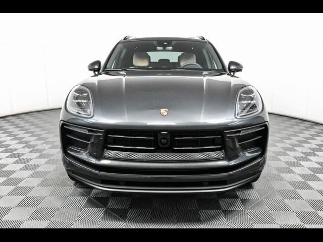 2025 Porsche Macan 