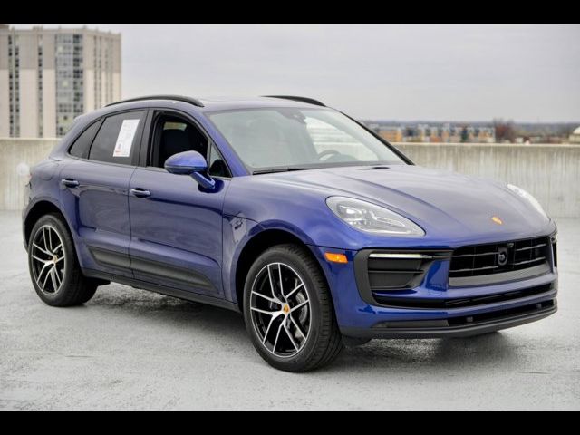 2025 Porsche Macan Base