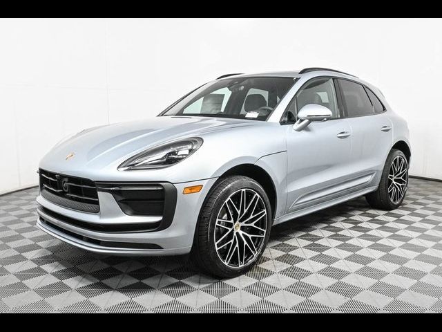 2025 Porsche Macan Base