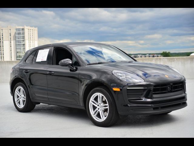 2025 Porsche Macan Base