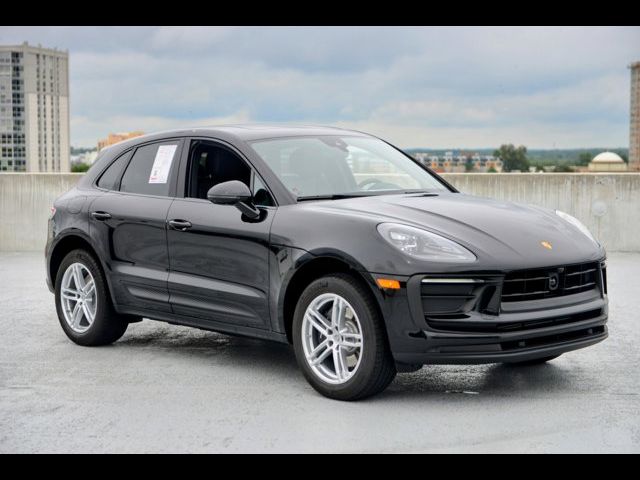 2025 Porsche Macan Base