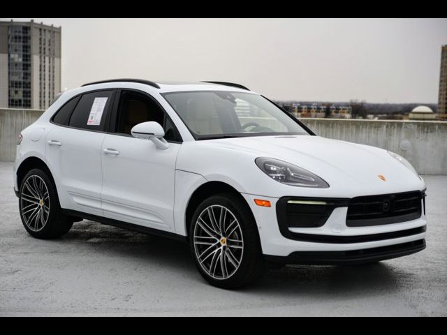 2025 Porsche Macan Base