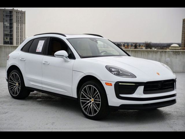 2025 Porsche Macan Base