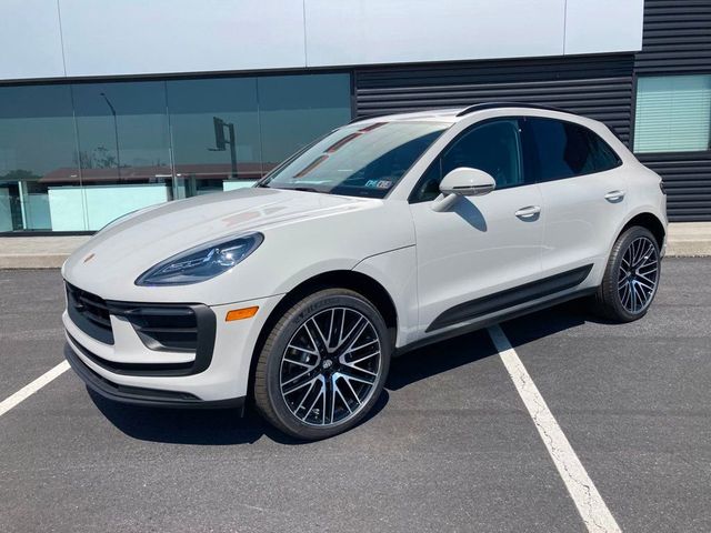2025 Porsche Macan Base