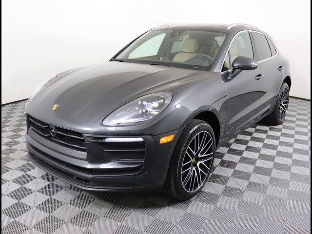 2025 Porsche Macan Base