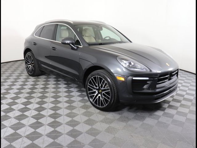 2025 Porsche Macan Base