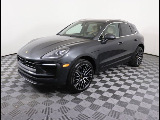 2025 Porsche Macan Base