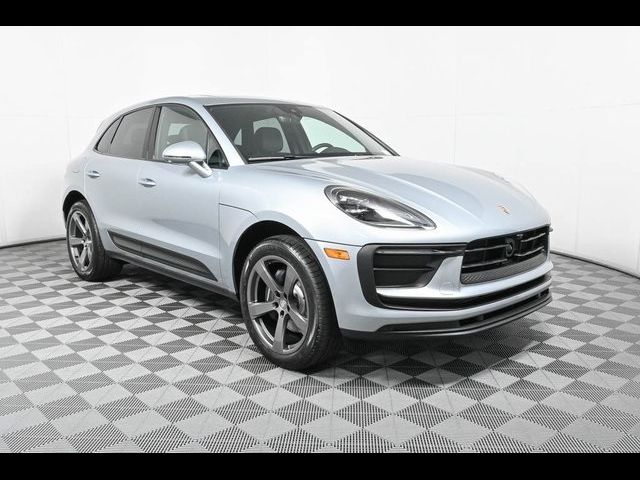 2025 Porsche Macan Base