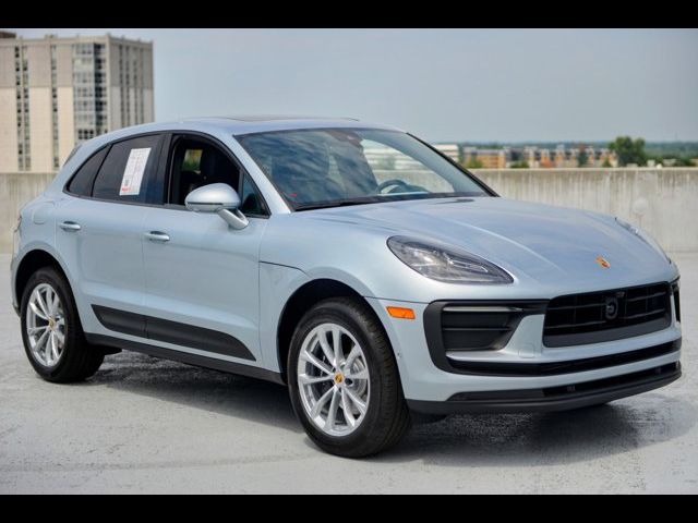 2025 Porsche Macan Base