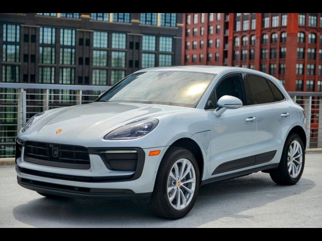 2025 Porsche Macan Base