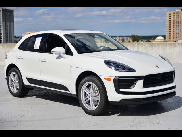 2025 Porsche Macan Base