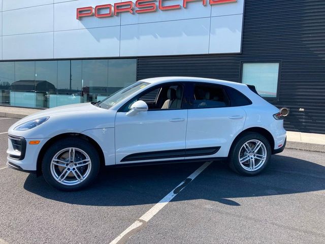 2025 Porsche Macan Base