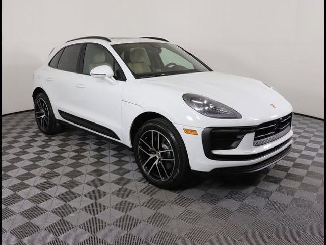 2025 Porsche Macan Base