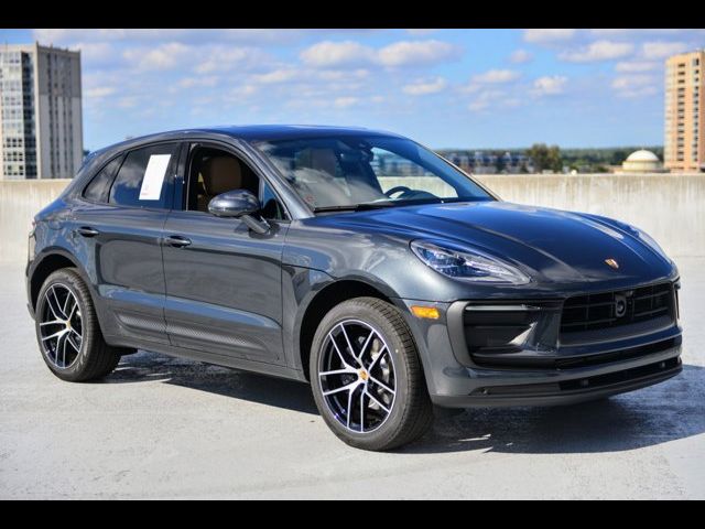 2025 Porsche Macan Base