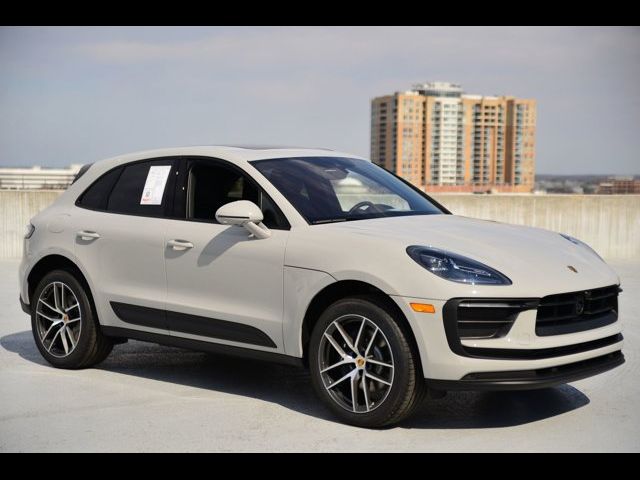 2025 Porsche Macan Base
