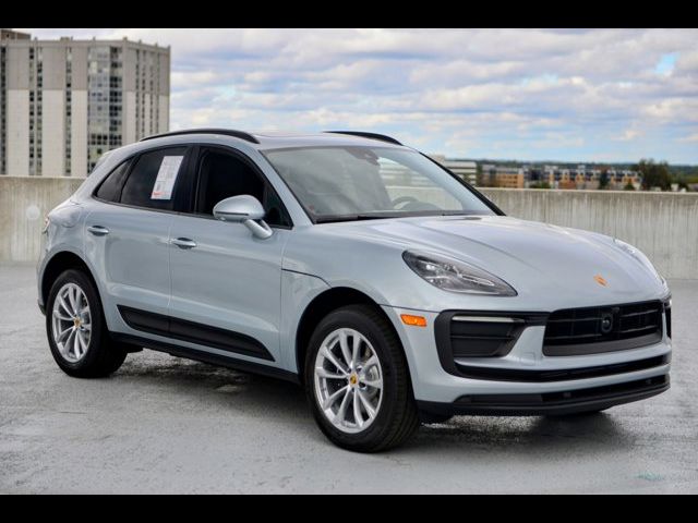 2025 Porsche Macan Base