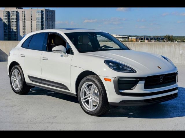 2025 Porsche Macan Base