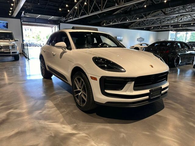 2025 Porsche Macan Base