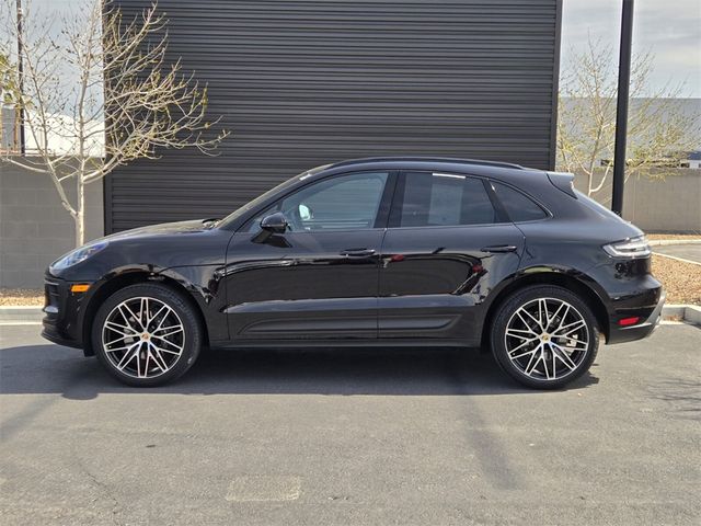 2025 Porsche Macan Base