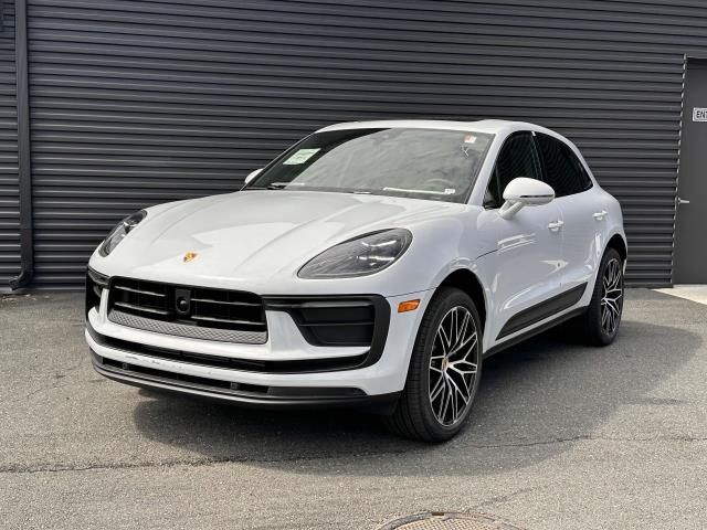 2025 Porsche Macan Base