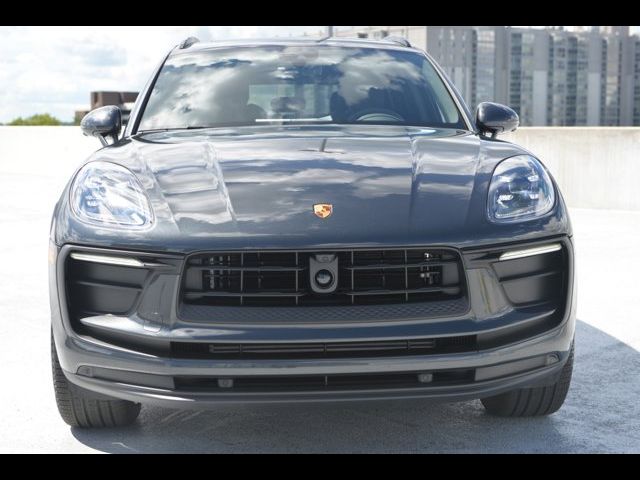 2025 Porsche Macan Base
