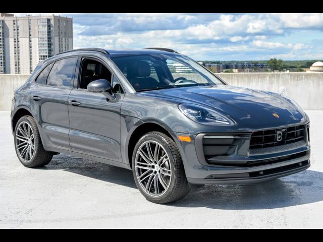 2025 Porsche Macan Base