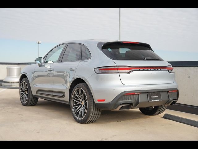 2025 Porsche Macan Base