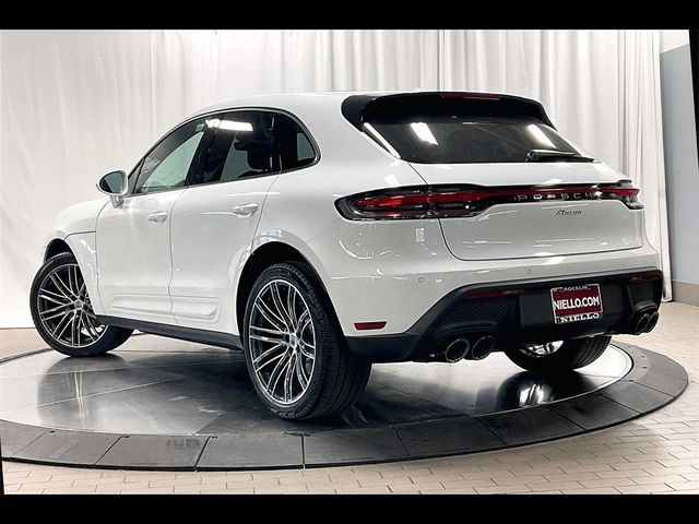 2025 Porsche Macan Base