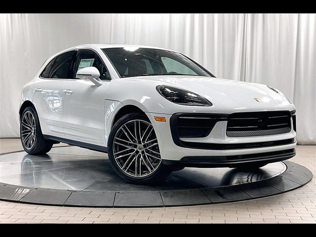 2025 Porsche Macan Base