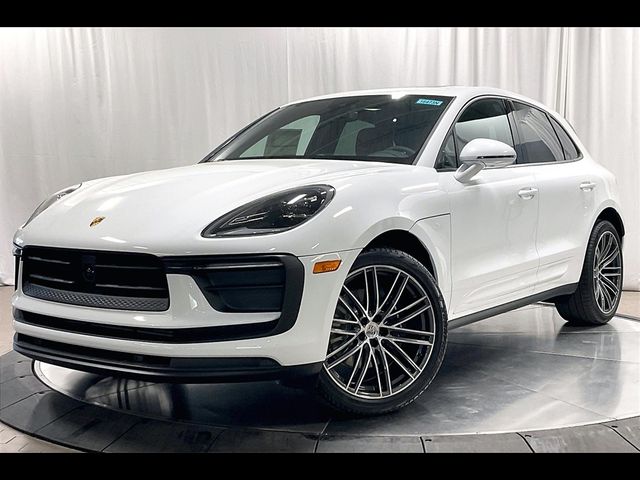 2025 Porsche Macan Base