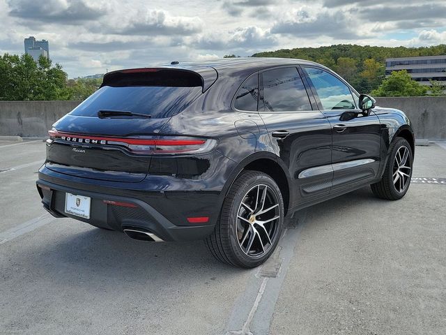 2025 Porsche Macan Base