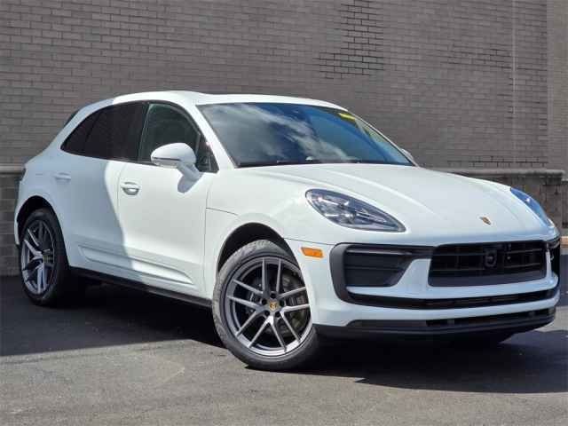 2025 Porsche Macan Base