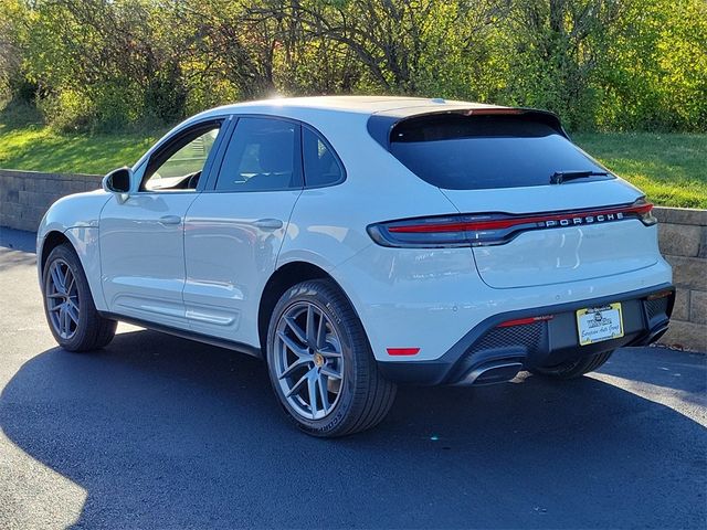 2025 Porsche Macan Base