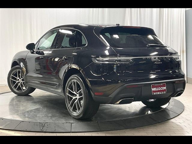 2025 Porsche Macan Base