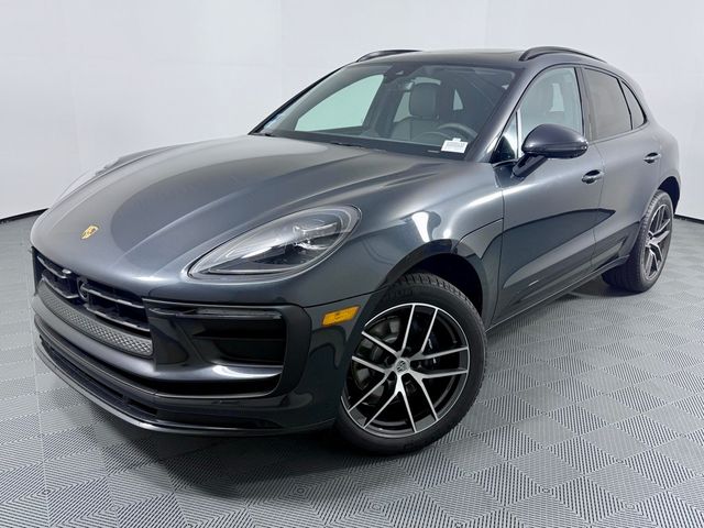 2025 Porsche Macan Base