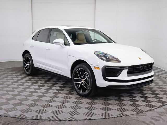 2025 Porsche Macan Base