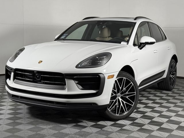 2025 Porsche Macan Base