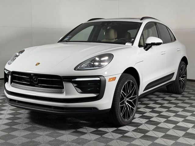 2025 Porsche Macan Base