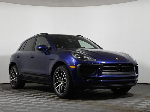 2025 Porsche Macan Base