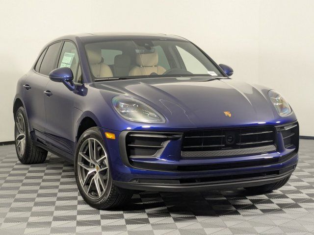 2025 Porsche Macan Base